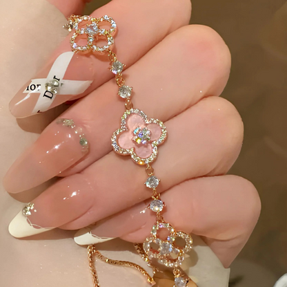 Collar Trébol de Lujo Incrustado – Elegancia y Estilo en Cada Detalle
